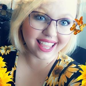 Meet your Posher, Alexis